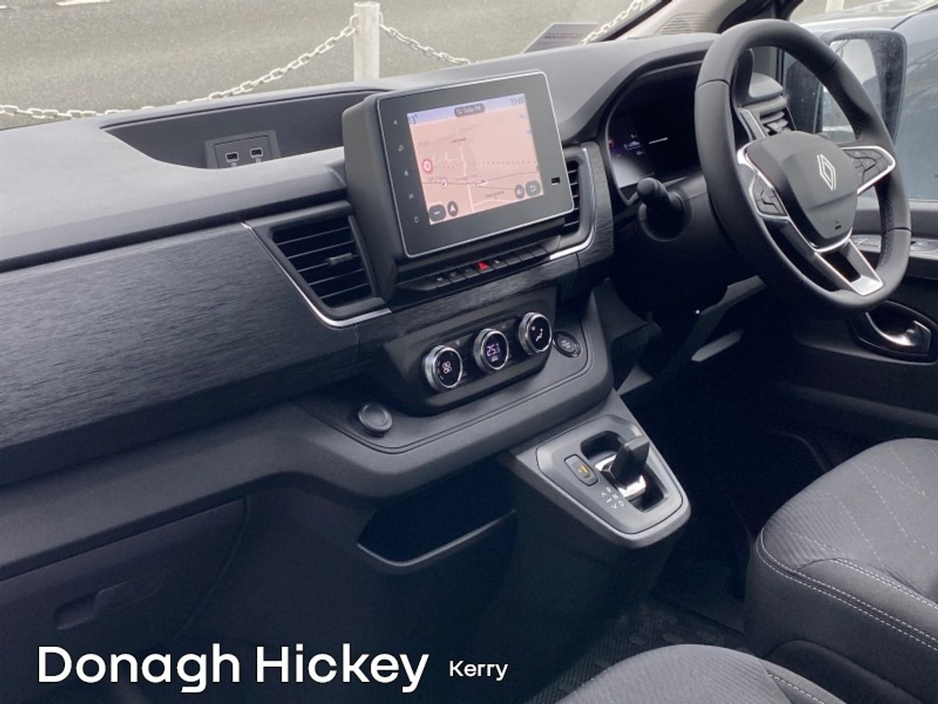 2026 Renault Trafic - image 2