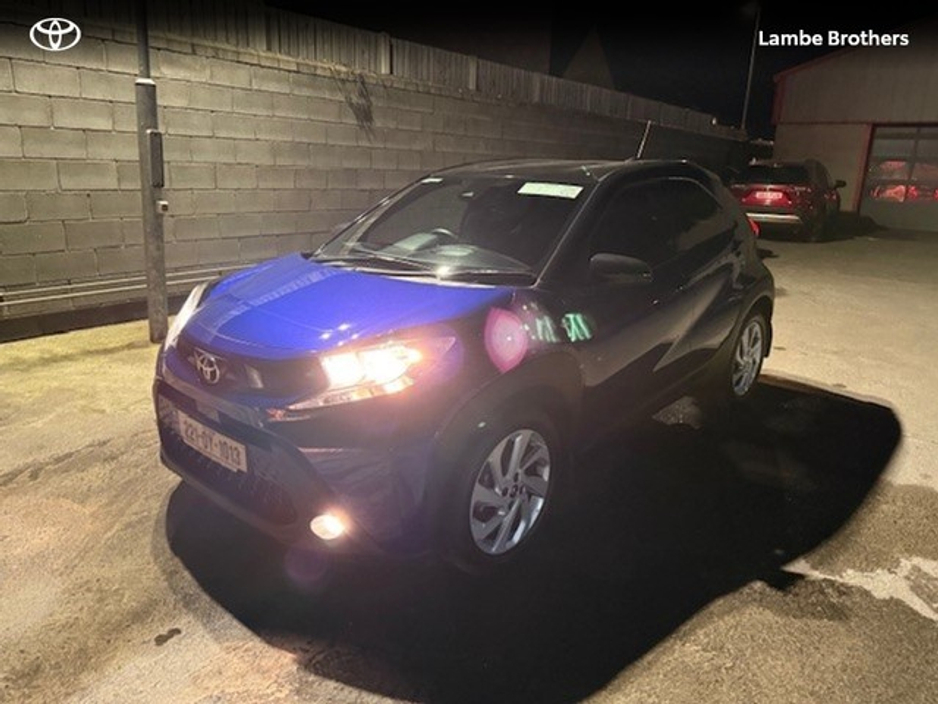 2022 Toyota Aygo - image 3