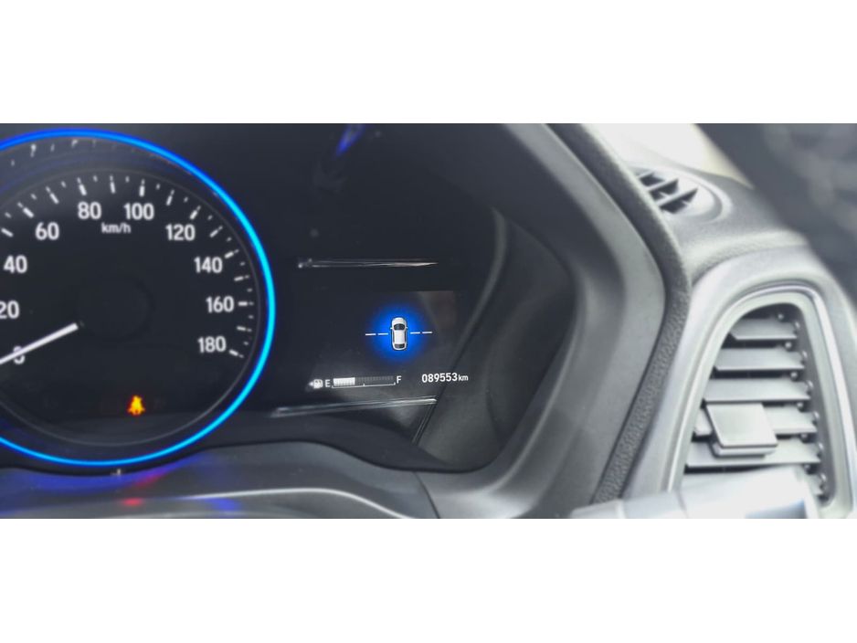 2016 Honda Vezel - image 12