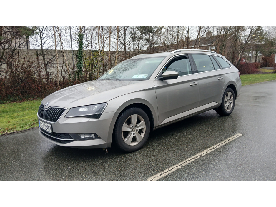 2015 Skoda Superb *NEW MODEL* COMBI AMBITION 1.6 TDi 120bhp - IRISH CAR €12,950