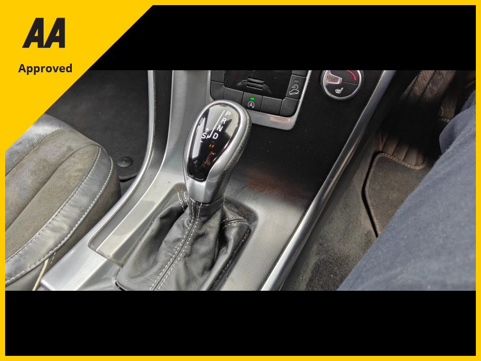 2017 Volvo XC60 - image 25