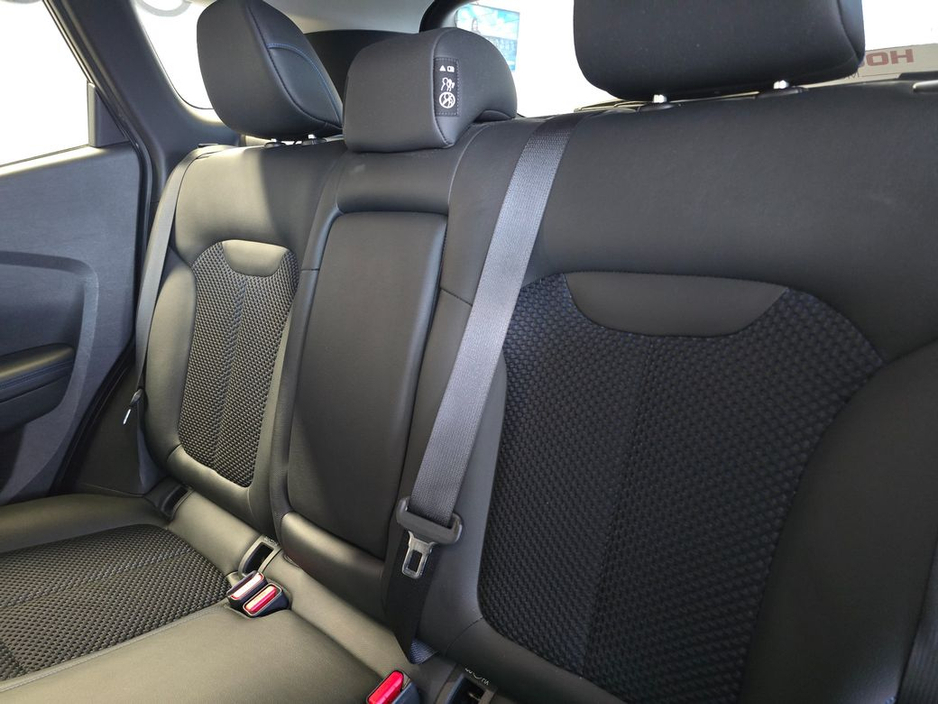 2020 Renault Kadjar - image 10