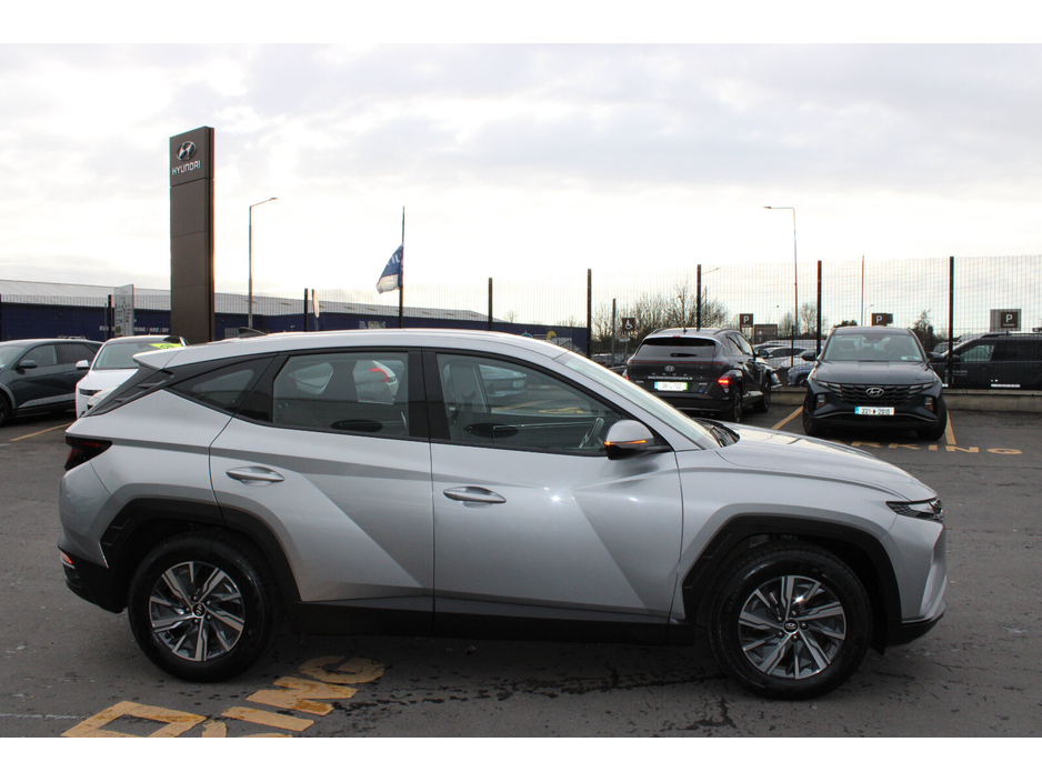 2022 Hyundai Tucson - image 6