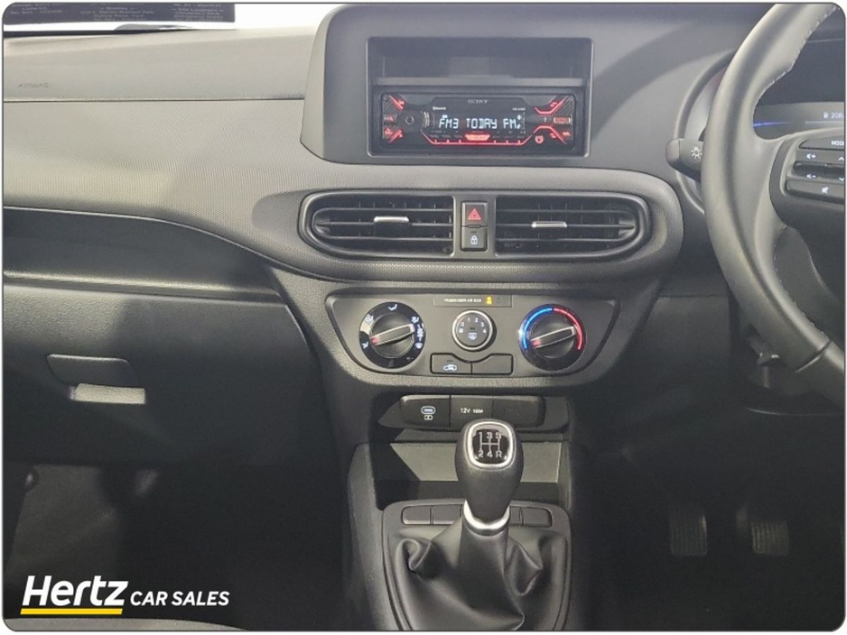 2024 Hyundai i10 - image 14