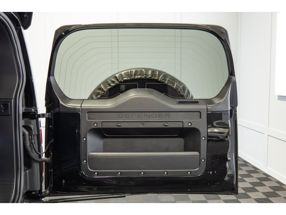 2023 Land Rover Defender - image 12