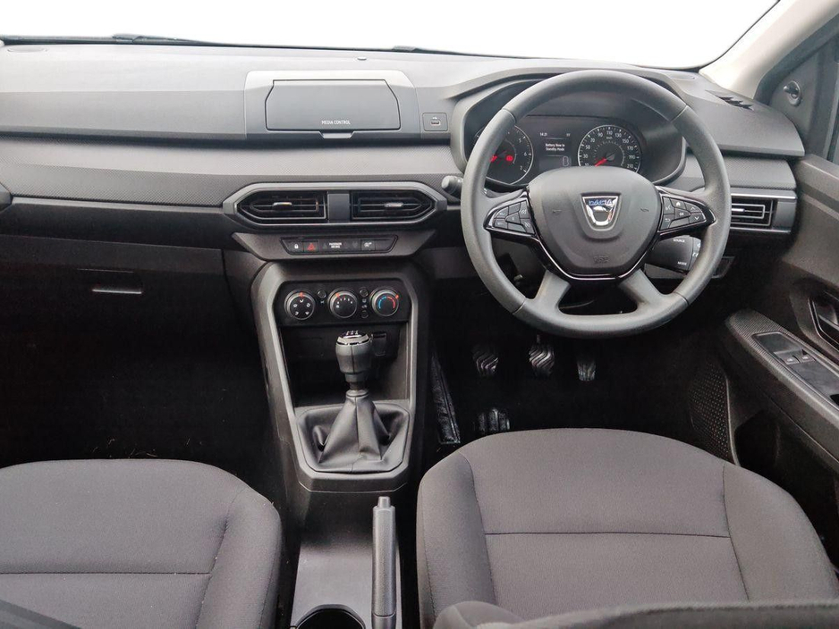 2022 Dacia Sandero - image 2