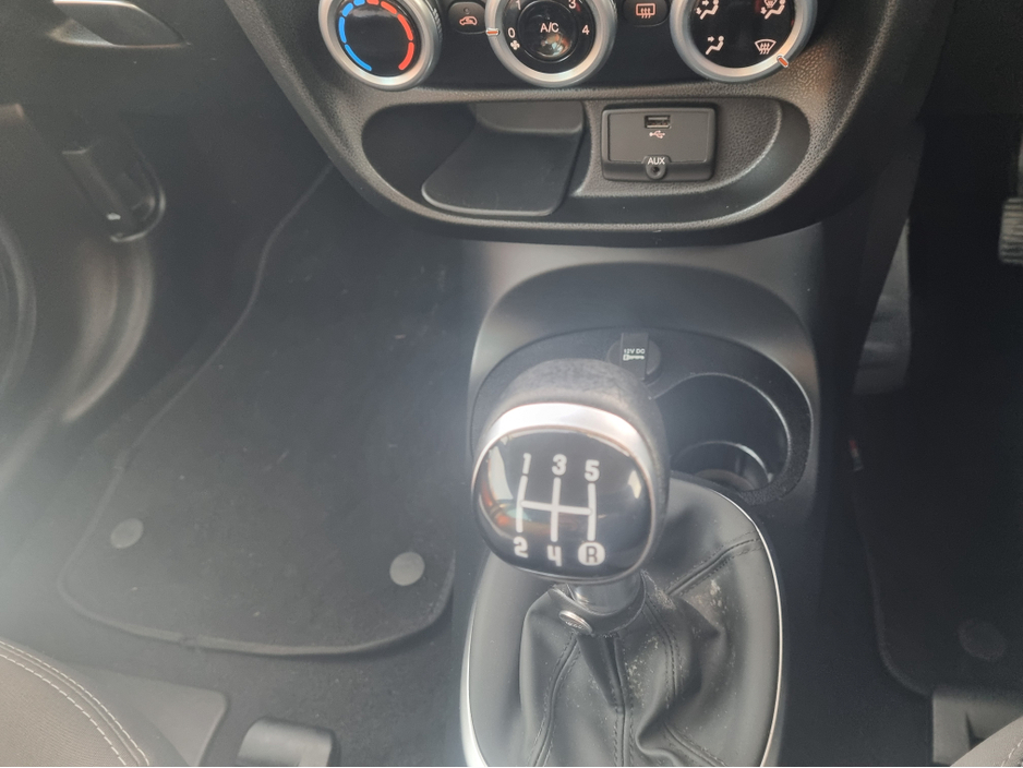 2014 Fiat 500 - image 20