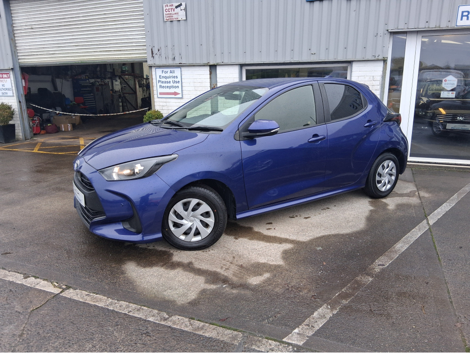 2021 Toyota Yaris Cross - image 2