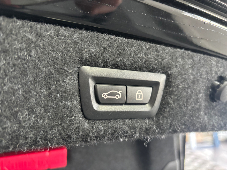 2018 BMW 5 Series - image 13