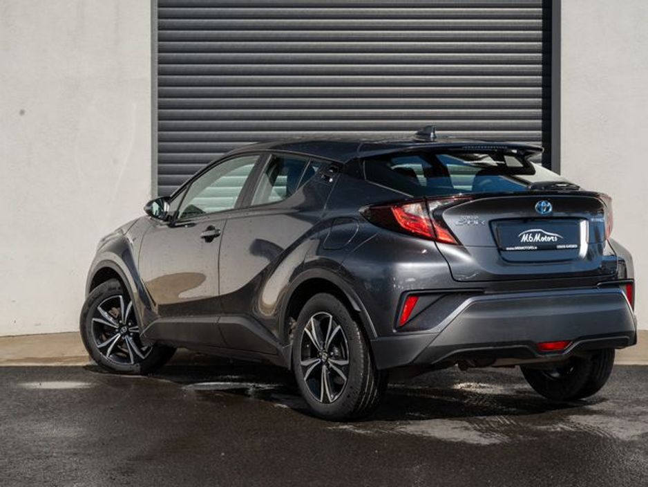 2023 Toyota C-HR - image 12