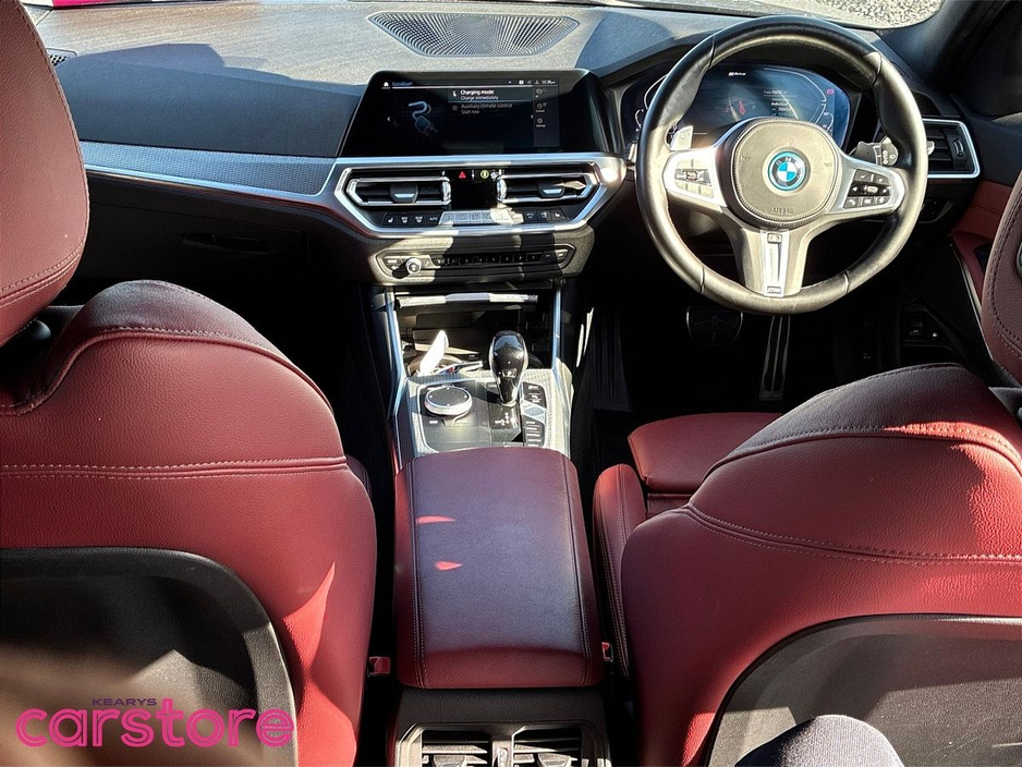 2021 BMW 3 Series - image 11
