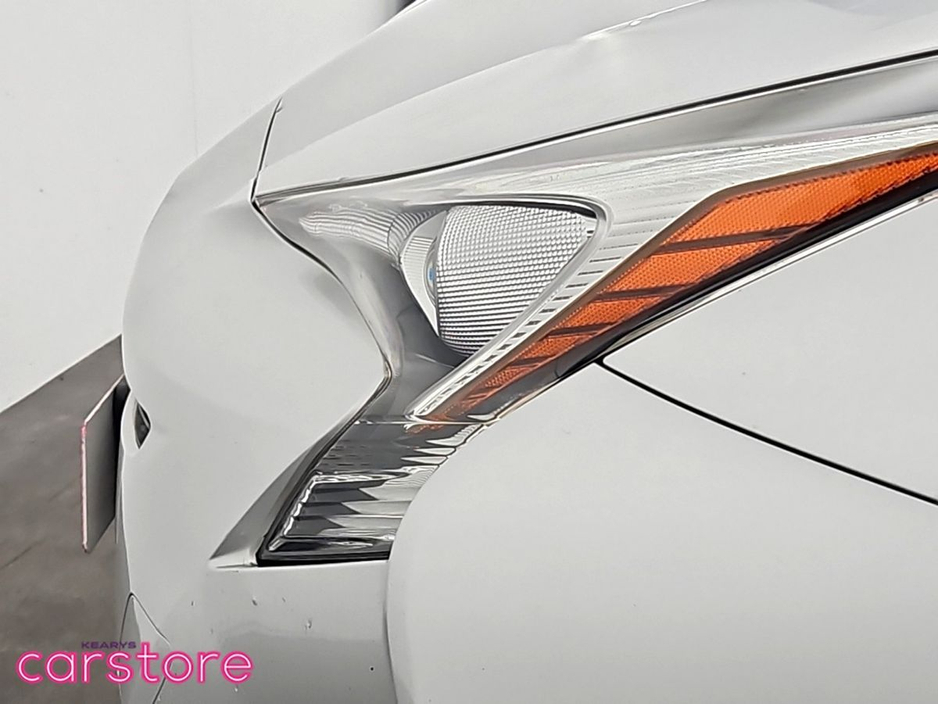 2017 Toyota Prius - image 18