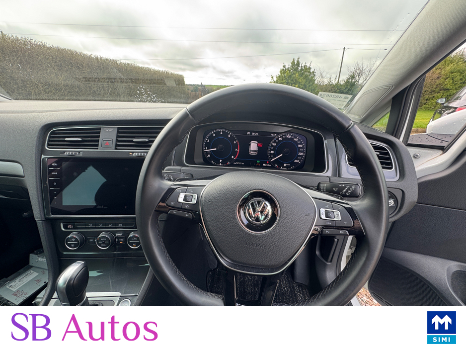 2018 Volkswagen Golf - image 13