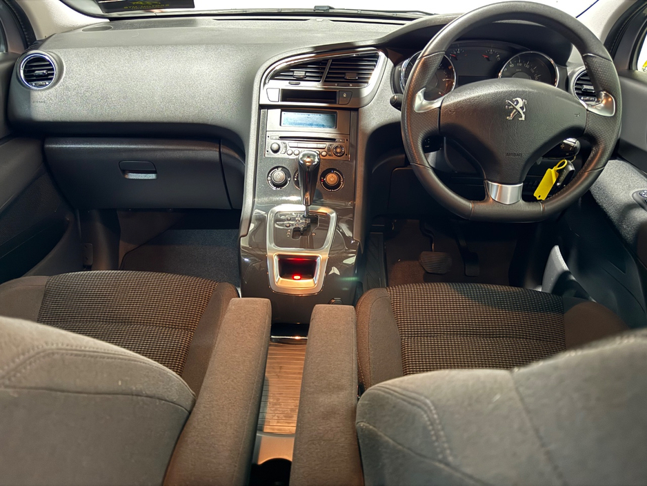 2016 Peugeot 5008 - image 18