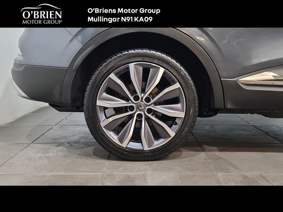 2020 Renault Kadjar - image 9