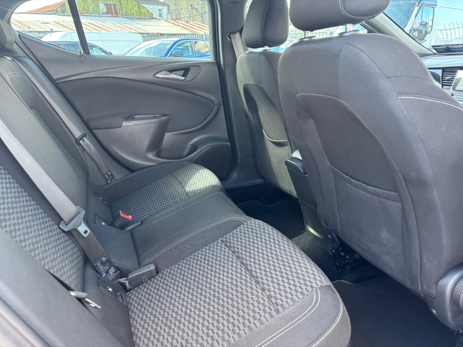 2018 Opel Astra - image 6