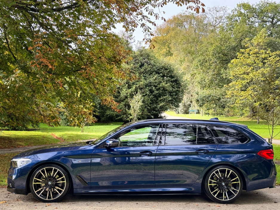 2019 BMW 5 Series - image 6