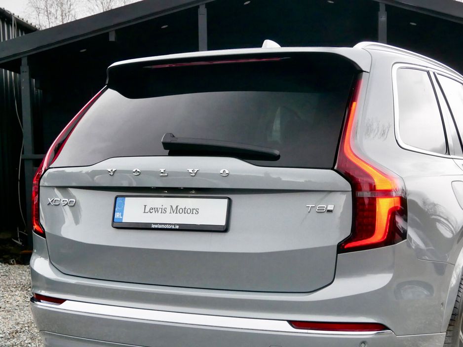 2025 Volvo XC90 T8 PHEV AWD Ultra Bright