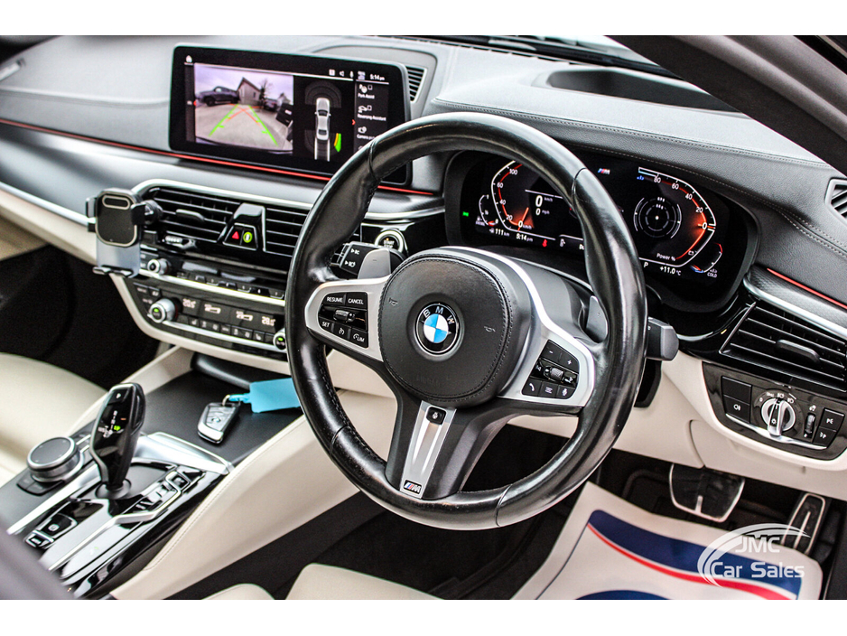 2021 BMW 5 Series - image 12