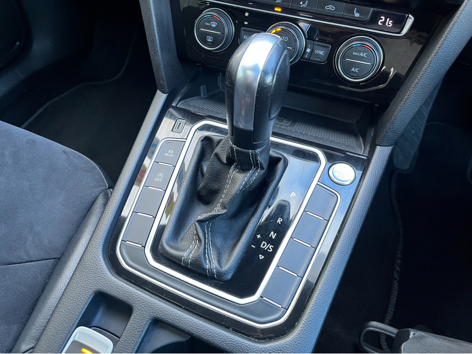 2020 Volkswagen Arteon R-LINE 240HP 4MOTION AUTOMATIC 2.0 DIESEL //HIGH SPEC//PANORAMIC GLASS ROOF//KEYLESS ENTRY//SAT NAV//HEATED FRONT AND REAR SEATS// €32,950