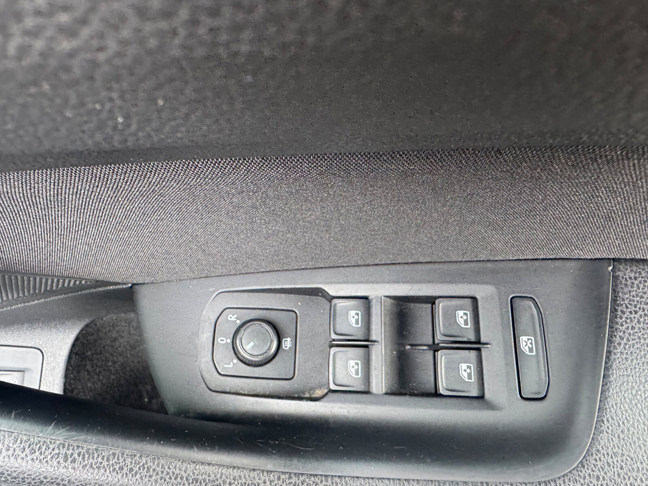 2018 Volkswagen Passat - image 10