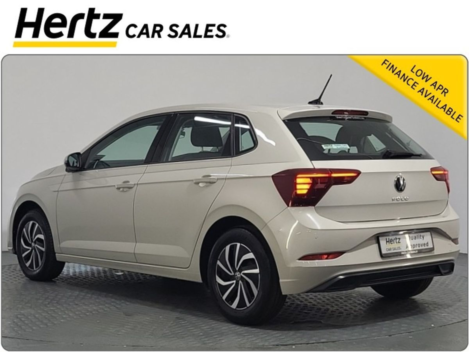 2024 Volkswagen Polo - image 2