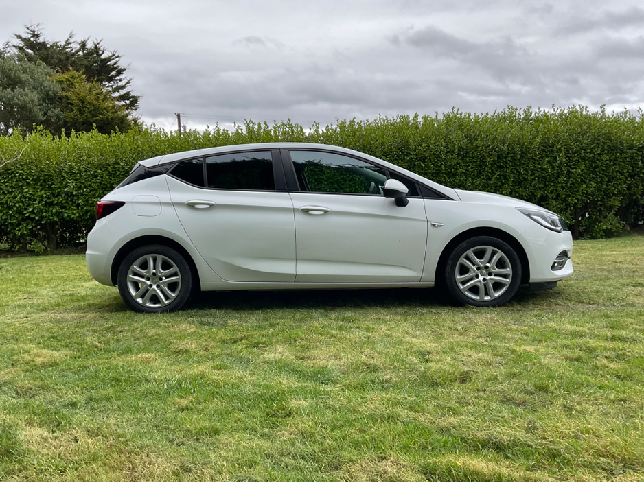 2020 Opel Astra - image 9