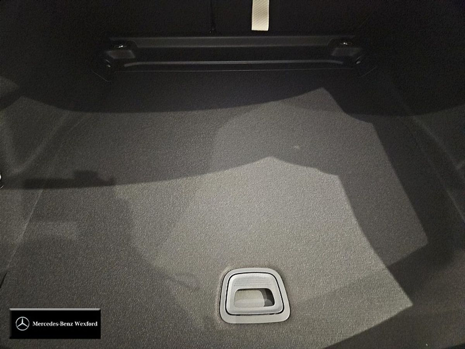 2026 Mercedes-Benz CLE 220D AMG with Sunroof/Spoiler/Sunroof €83,865