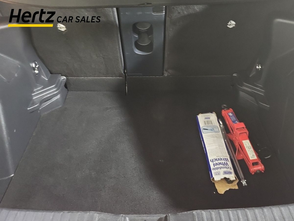 2023 Toyota Yaris Cross - image 16