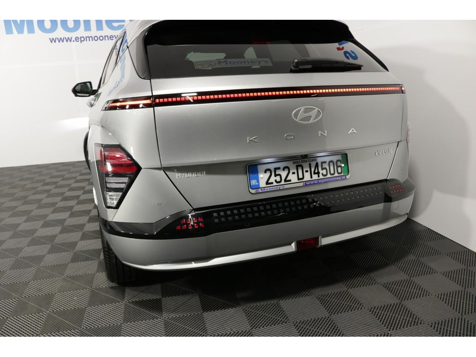 2025 Hyundai Kona - image 7
