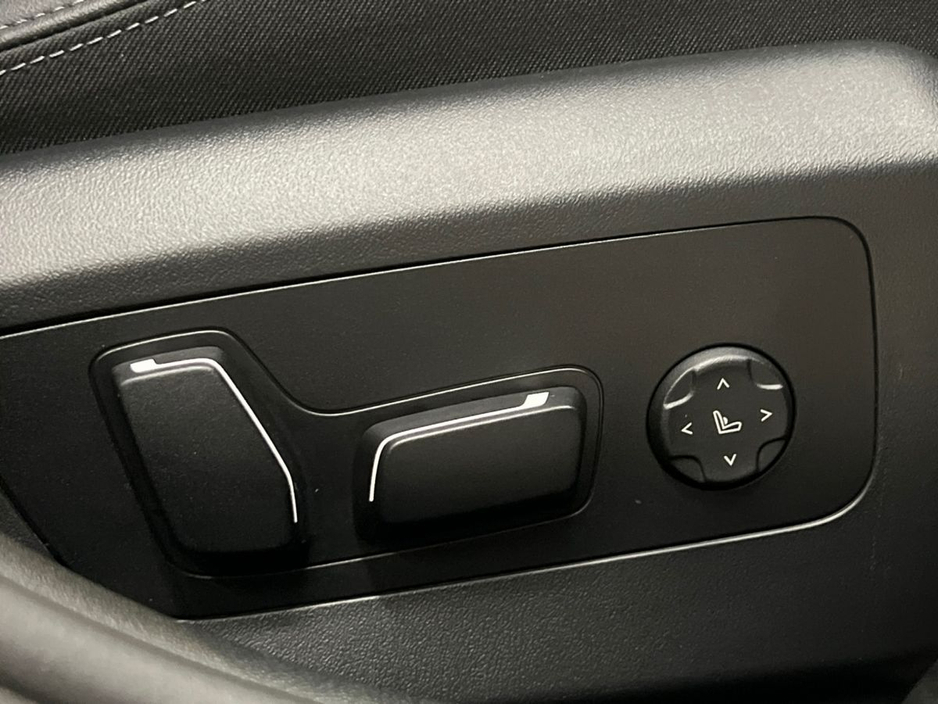 2025 BMW i5 - image 27