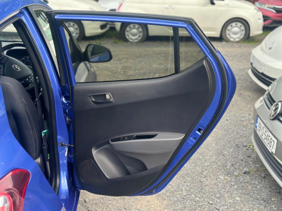 2018 Hyundai i10 - image 7