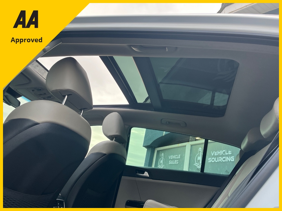 2020 Kia Sportage - image 14