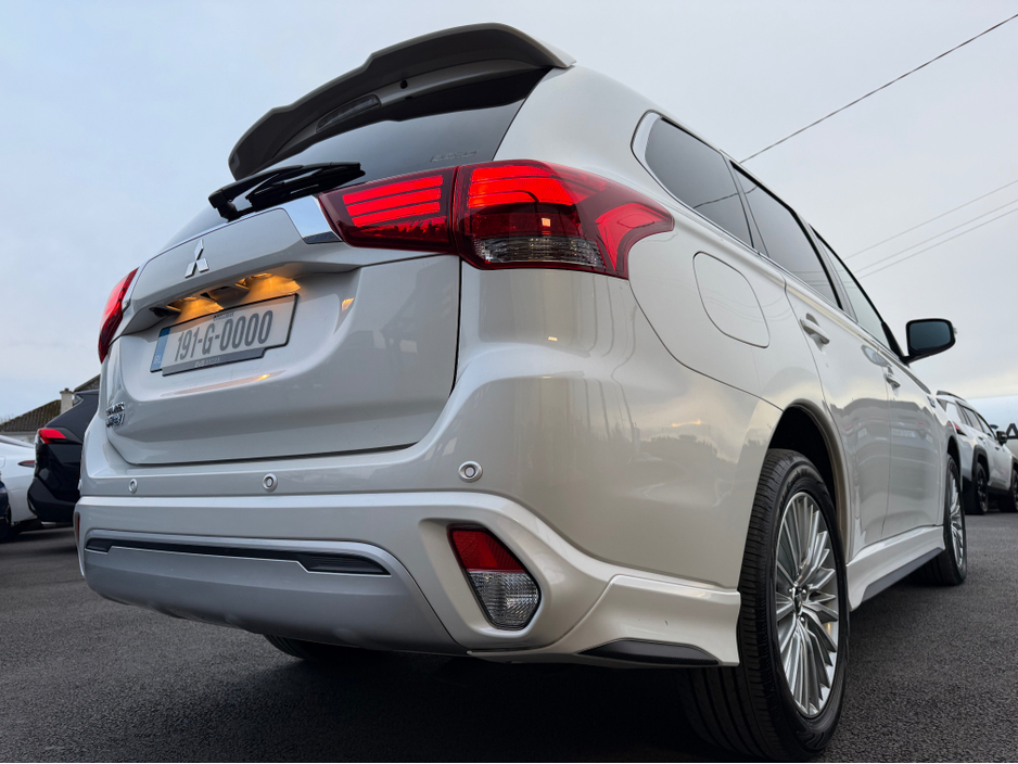 2019 Mitsubishi Outlander - image 17