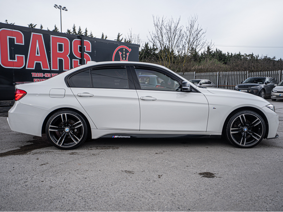 2016 BMW 3 Series - image 11