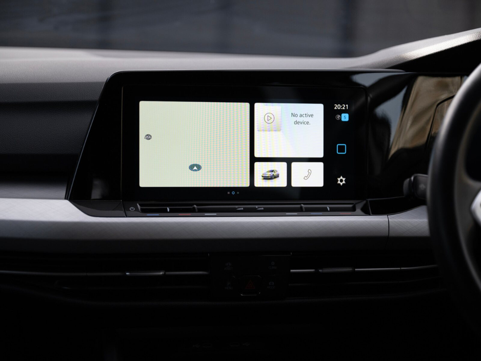 2022 Volkswagen Golf - image 24