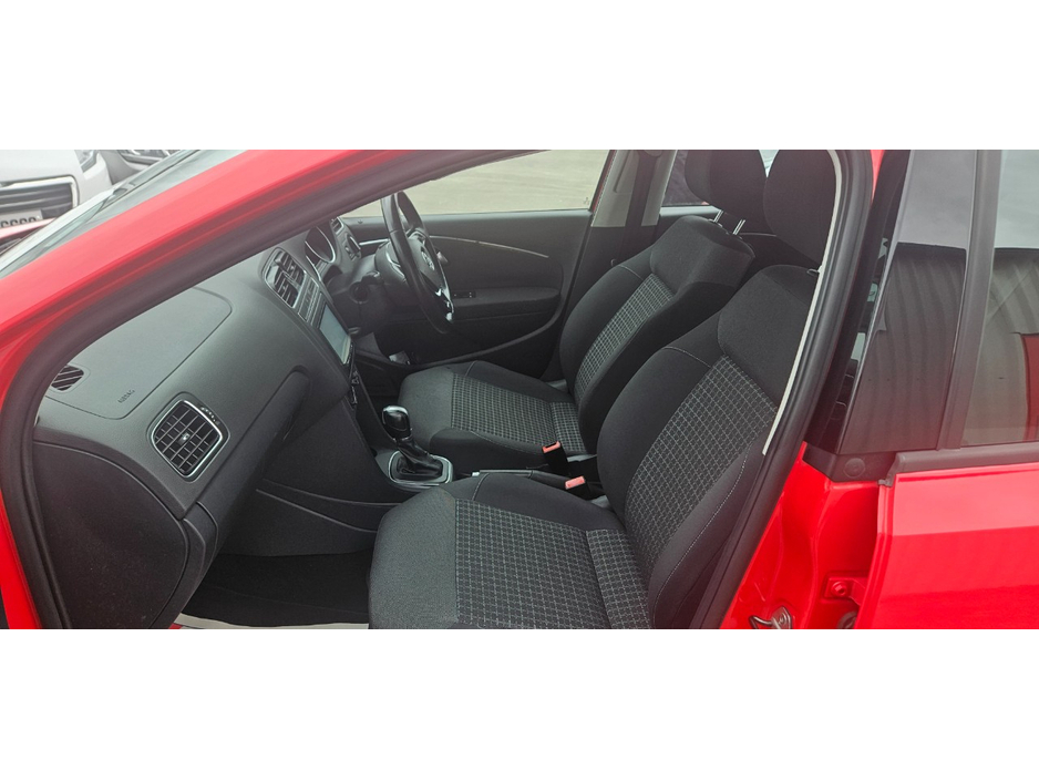 2015 Volkswagen Polo - image 22