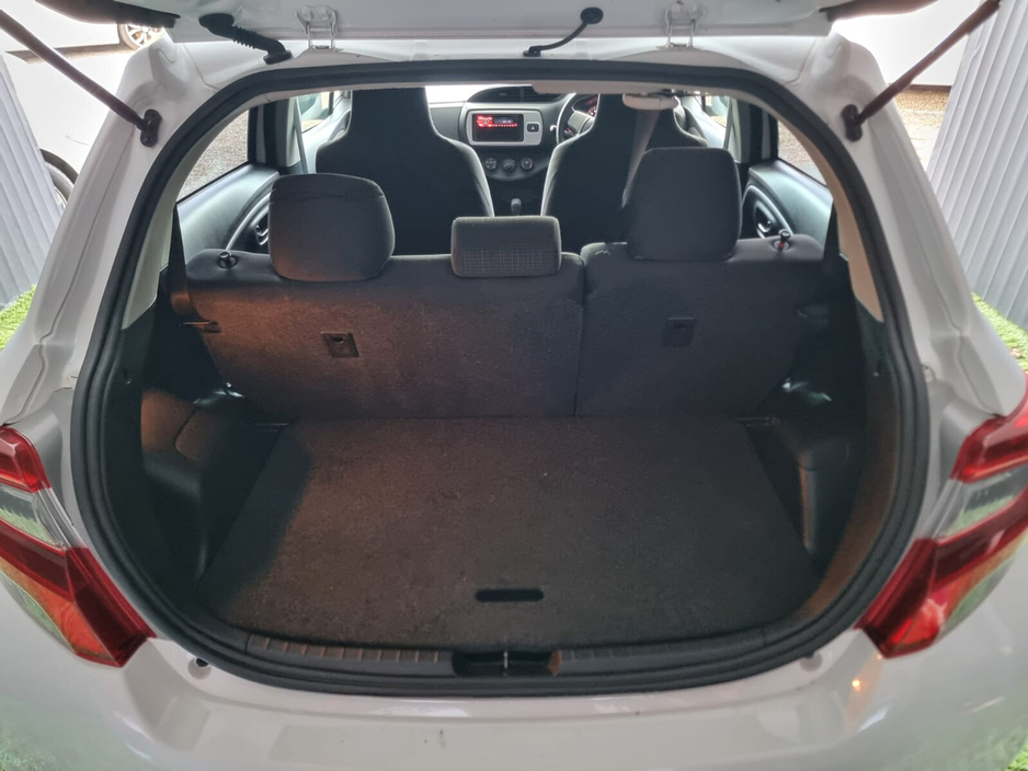 2015 Toyota Vitz - image 7