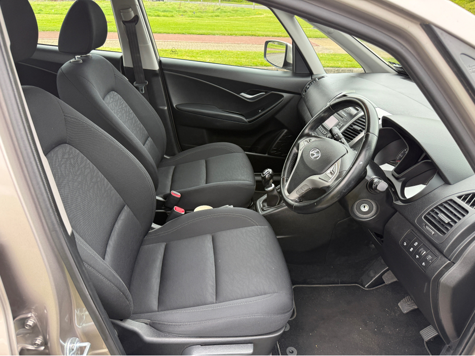 2018 Hyundai ix20 - image 10