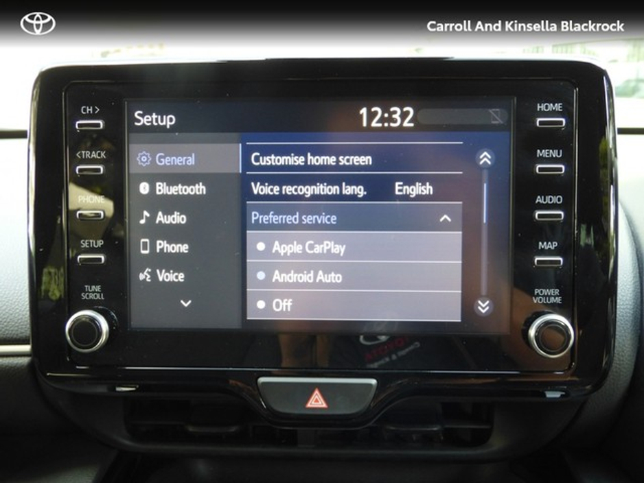 2022 Toyota Yaris Cross Hybrid Luna Sport €28,950