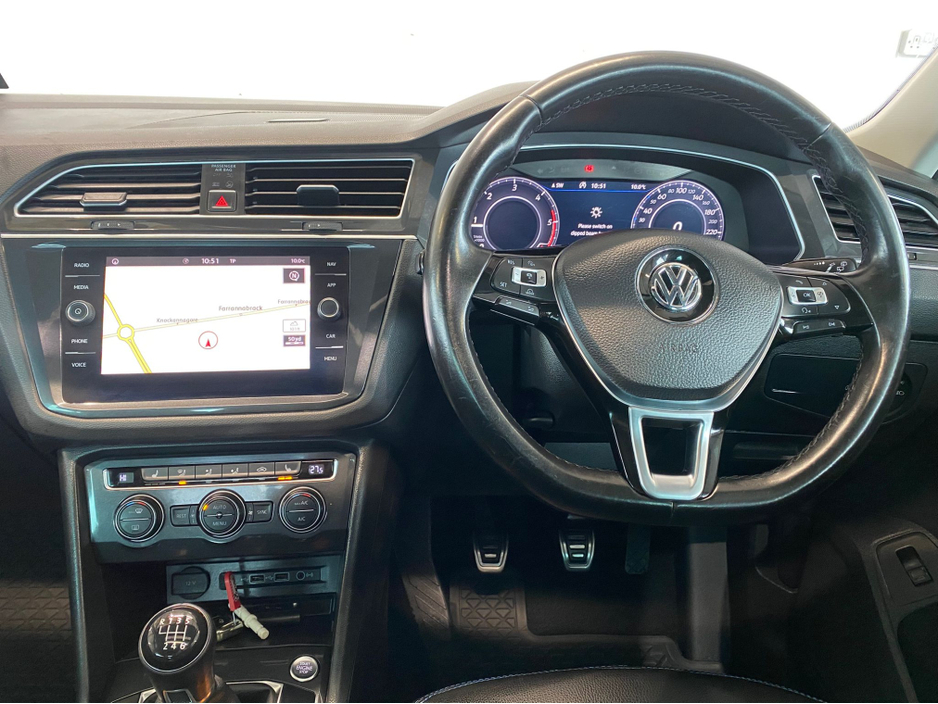 2018 Volkswagen Tiguan - image 12