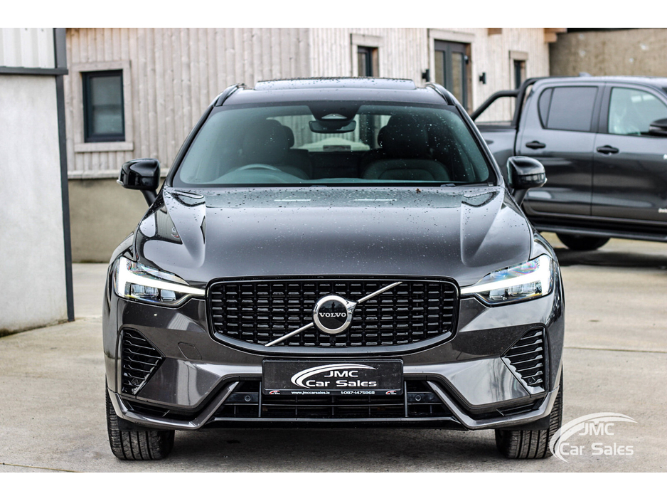 2022 Volvo XC60 - image 7