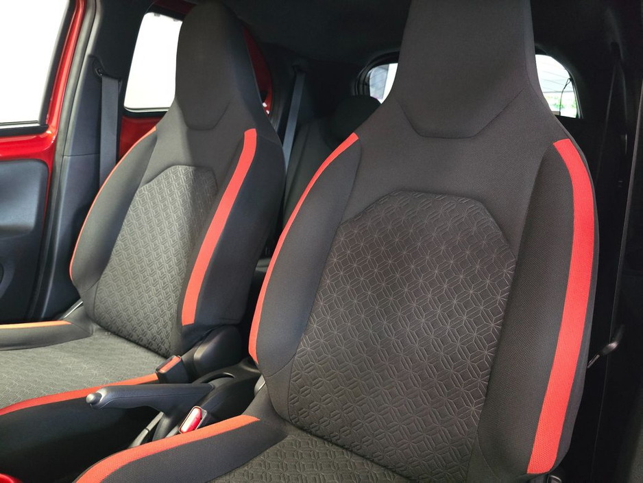 2022 Toyota Aygo X - image 9