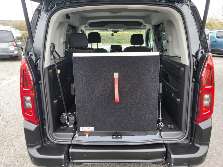 2023 Citroen Berlingo - image 8