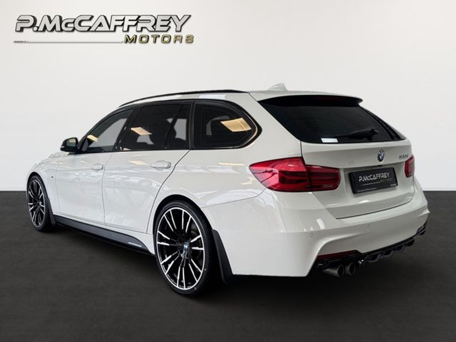 2016 BMW 3 Series - image 7