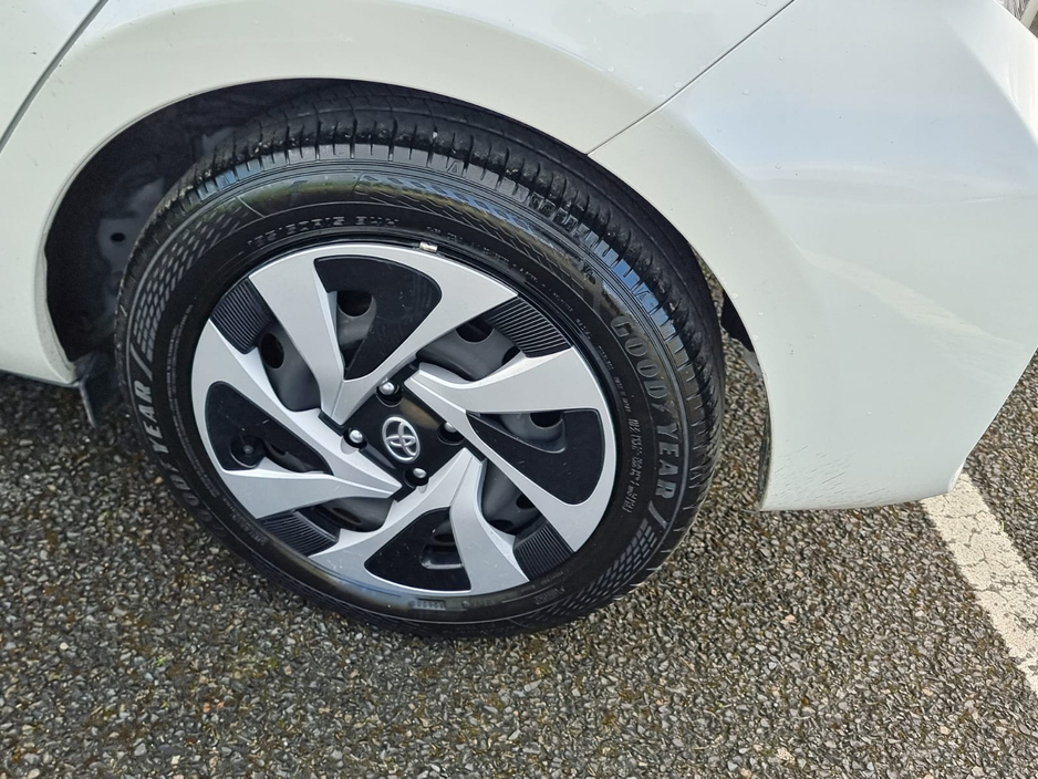 2018 Toyota Aqua - image 18