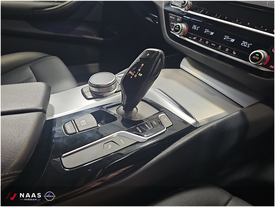 2019 BMW 5 Series - image 16