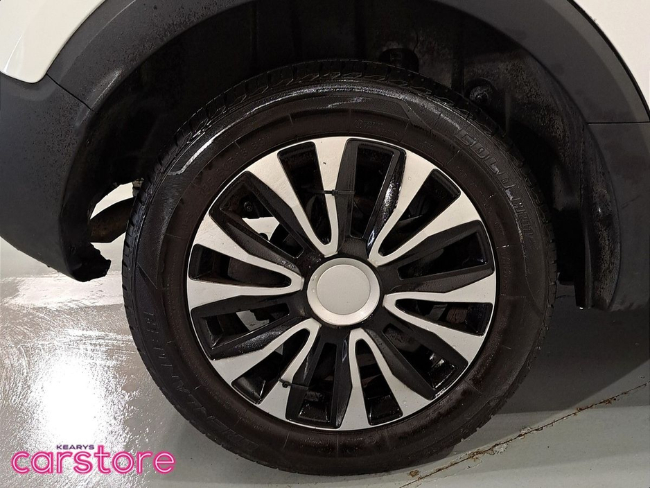 2022 Opel Crossland - image 14