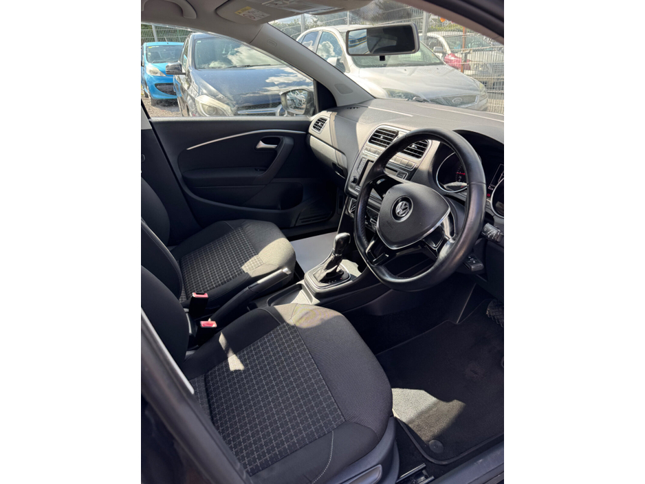 2015 Volkswagen Polo - image 13