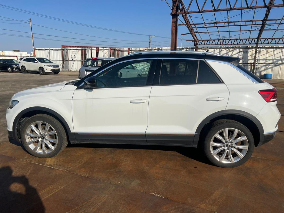 2021 Volkswagen T-Roc - image 6